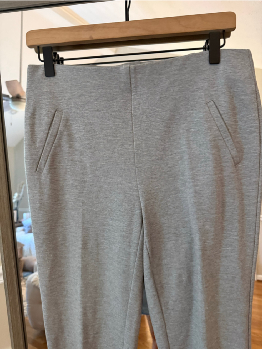 Women's Chico's Ankle Pants Size 0 Grey